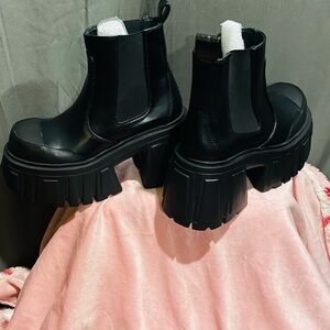 Current Mood Black Chunky Platform Chelsea Booties